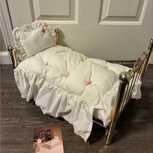 American Girl pleasant company Samantha parkington brass bed bedding vintage